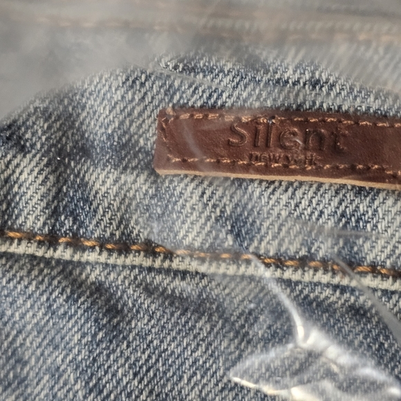 NEW Silent New York Hi-Rise Denim with Shadow Pocket Detail Size 28 - Picture 4 of 6